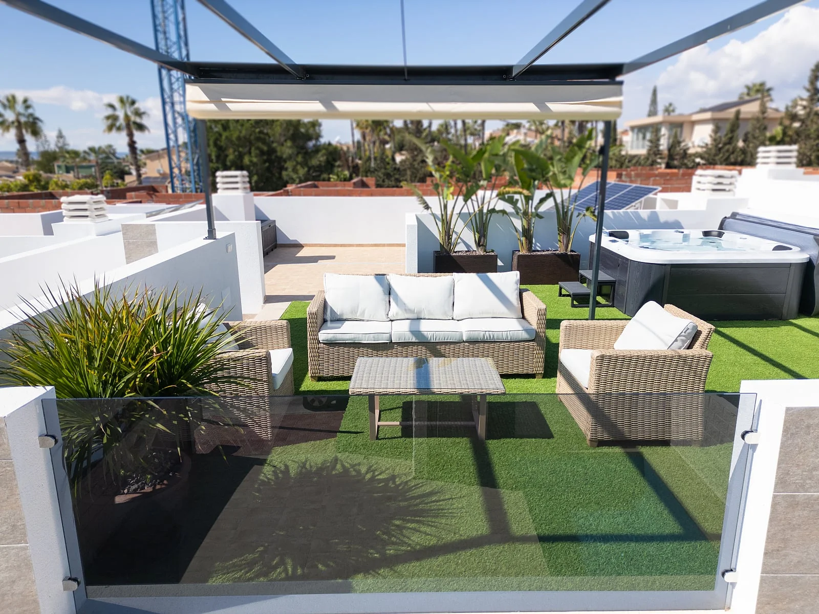 3-Bedroom Villa with Private Pool in Alicante, photo 2
