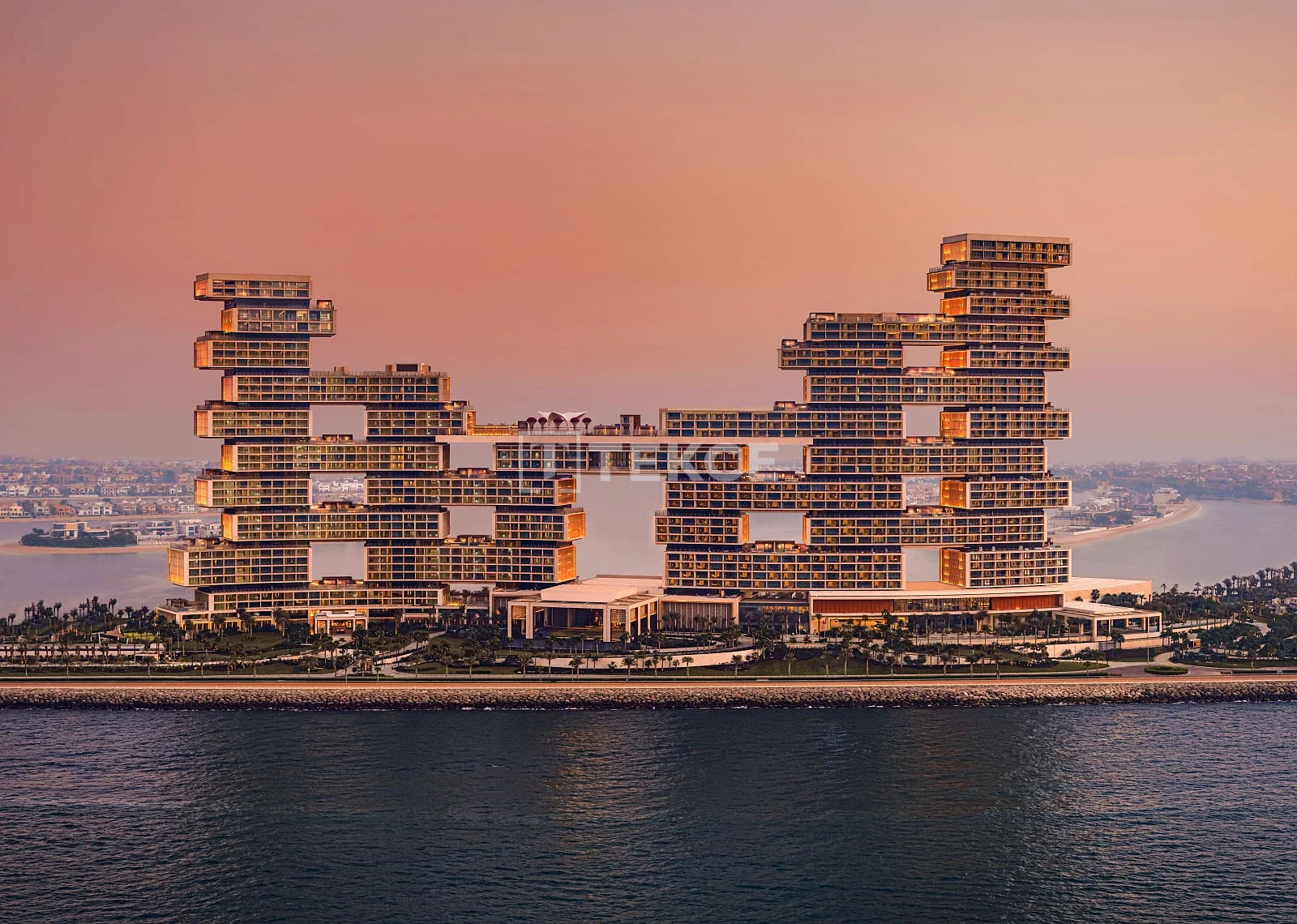 2-Bedroom Apartment with Sea View on Palm Jumeirah, Dubai, photo 2