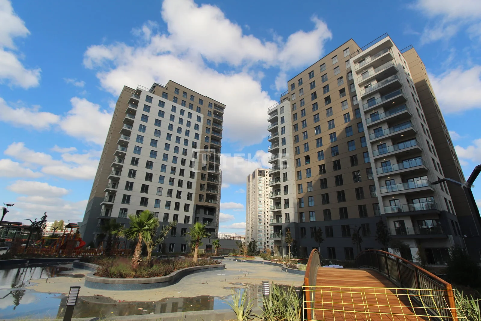 4-Bedroom Apartment with Balcony in Kucukcekmece, Istanbul, photo 3