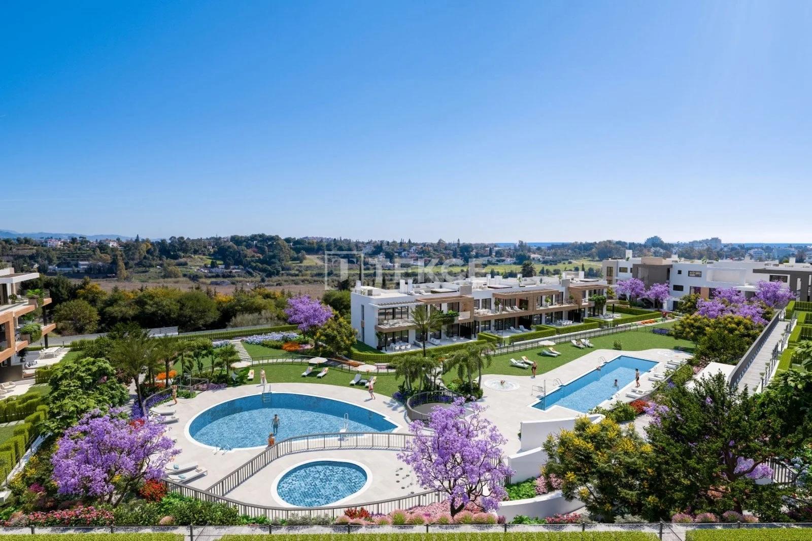 3-Bedroom Apartment with Sea and Mountain Views in Estepona, photo 2