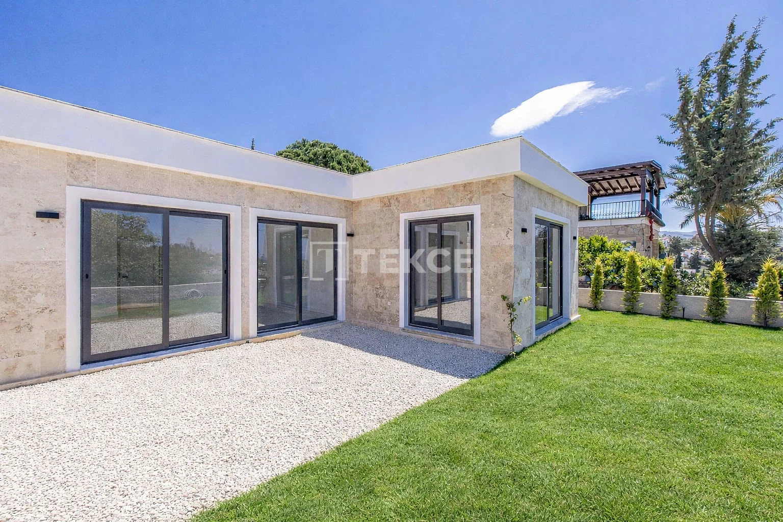 2-Bedroom Villa with Private Garden in Bodrum, photo 2