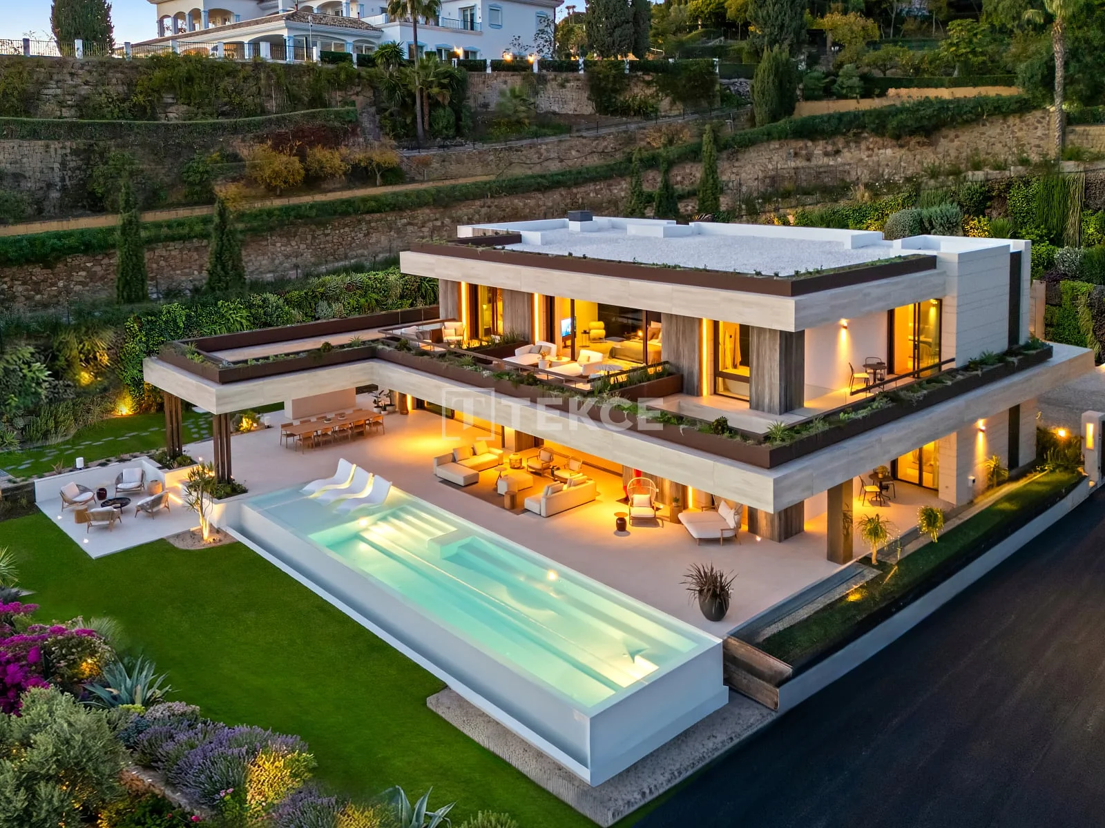 6-Bedroom Villa with Sea and Mountain Views in Benavista, photo 5