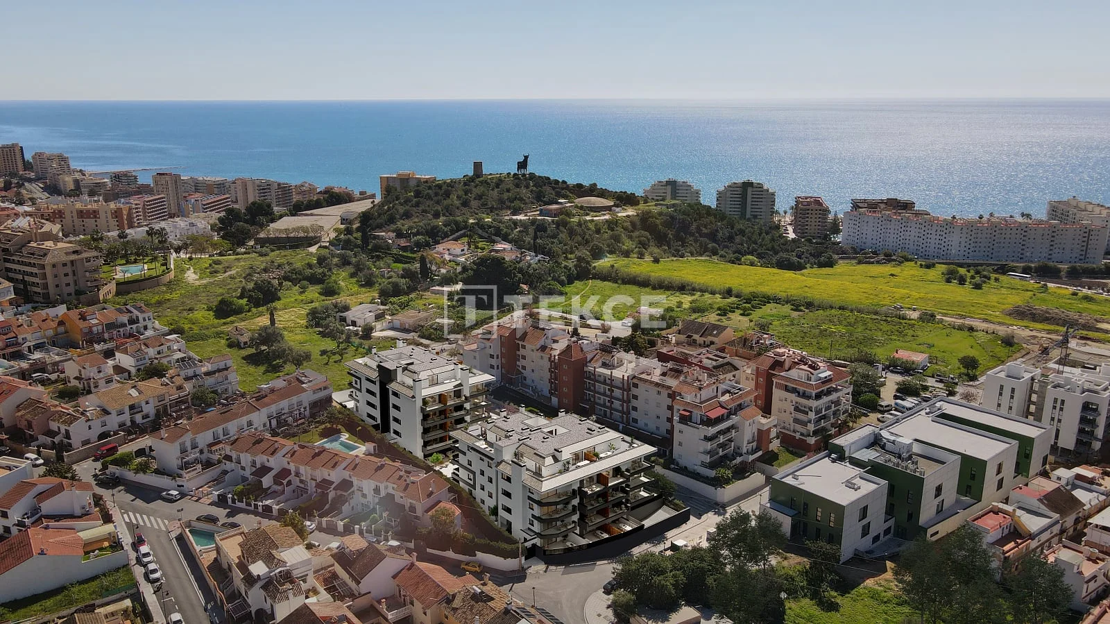 3-Bedroom Penthouse with City and Mountain Views in Fuengirola, photo 2