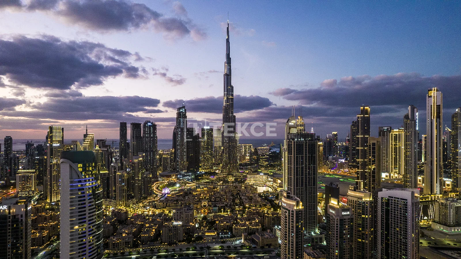 2-Bedroom Apartment with City View on the 85th Floor in Downtown Dubai