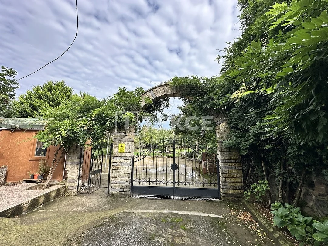 6-Bedroom Beachfront Villa with Sea, Mountain and City Views in Arsine, photo 5