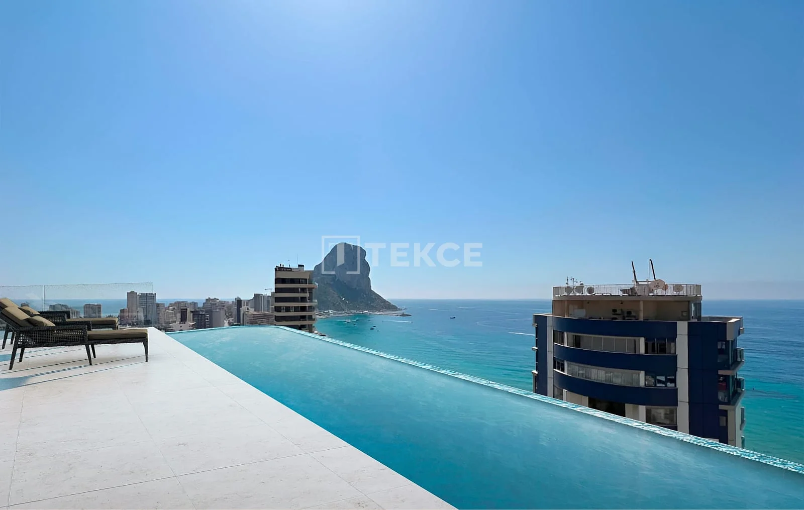 2-Bedroom Apartment with Sea View in Calpe, Valencia