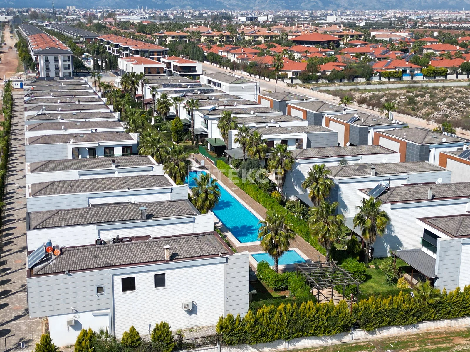 5-Bedroom Villa with Garden and Private Pool in Dosemealti, Antalya, photo 2