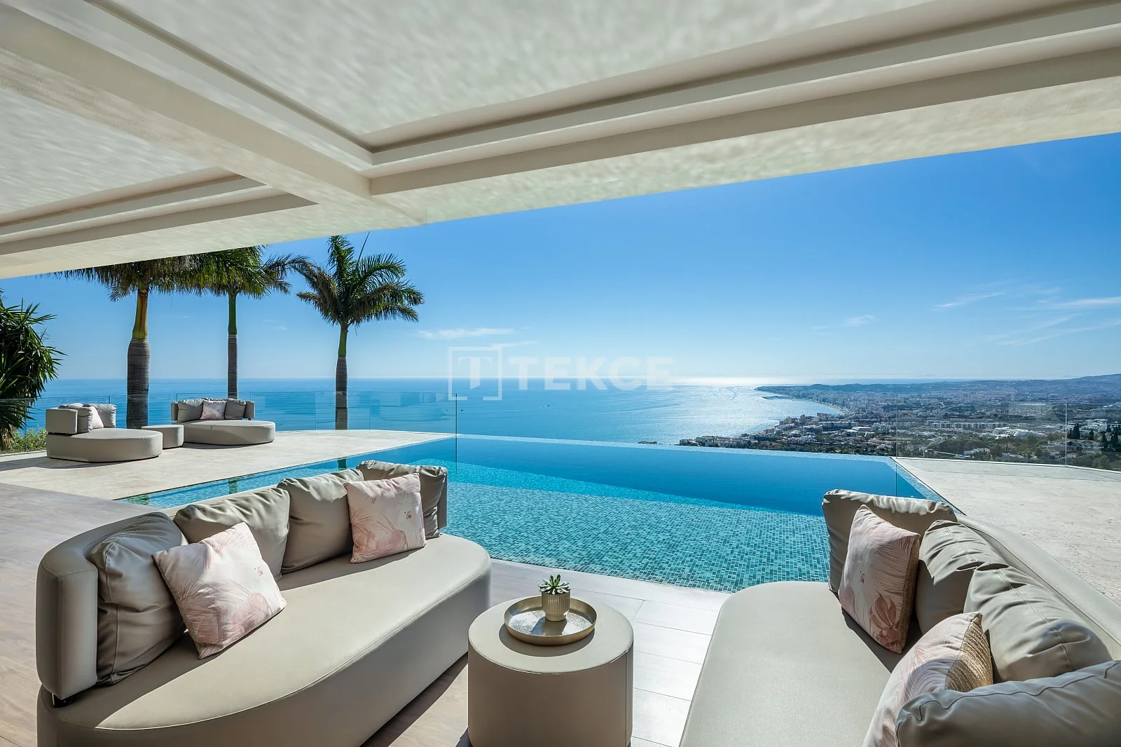 6-Bedroom Luxury Villa with Sea Views and Private Pool in Benalmadena