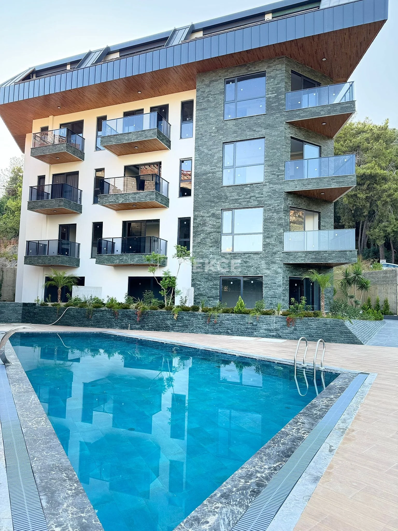 2-Bedroom Apartment with Sea View in Alanya, photo 2