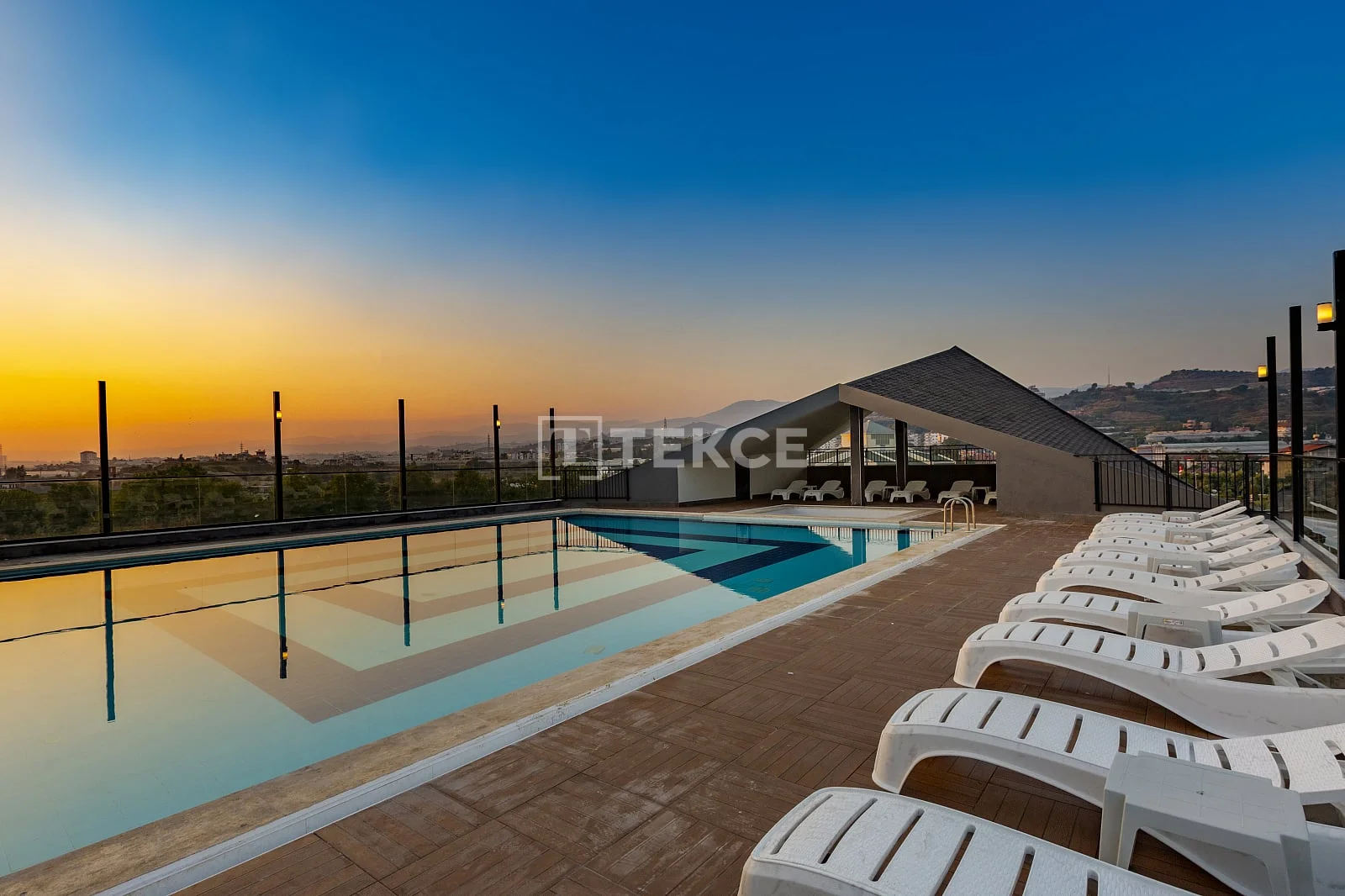 2-Bedroom Apartment with Sea and City Views in Alanya