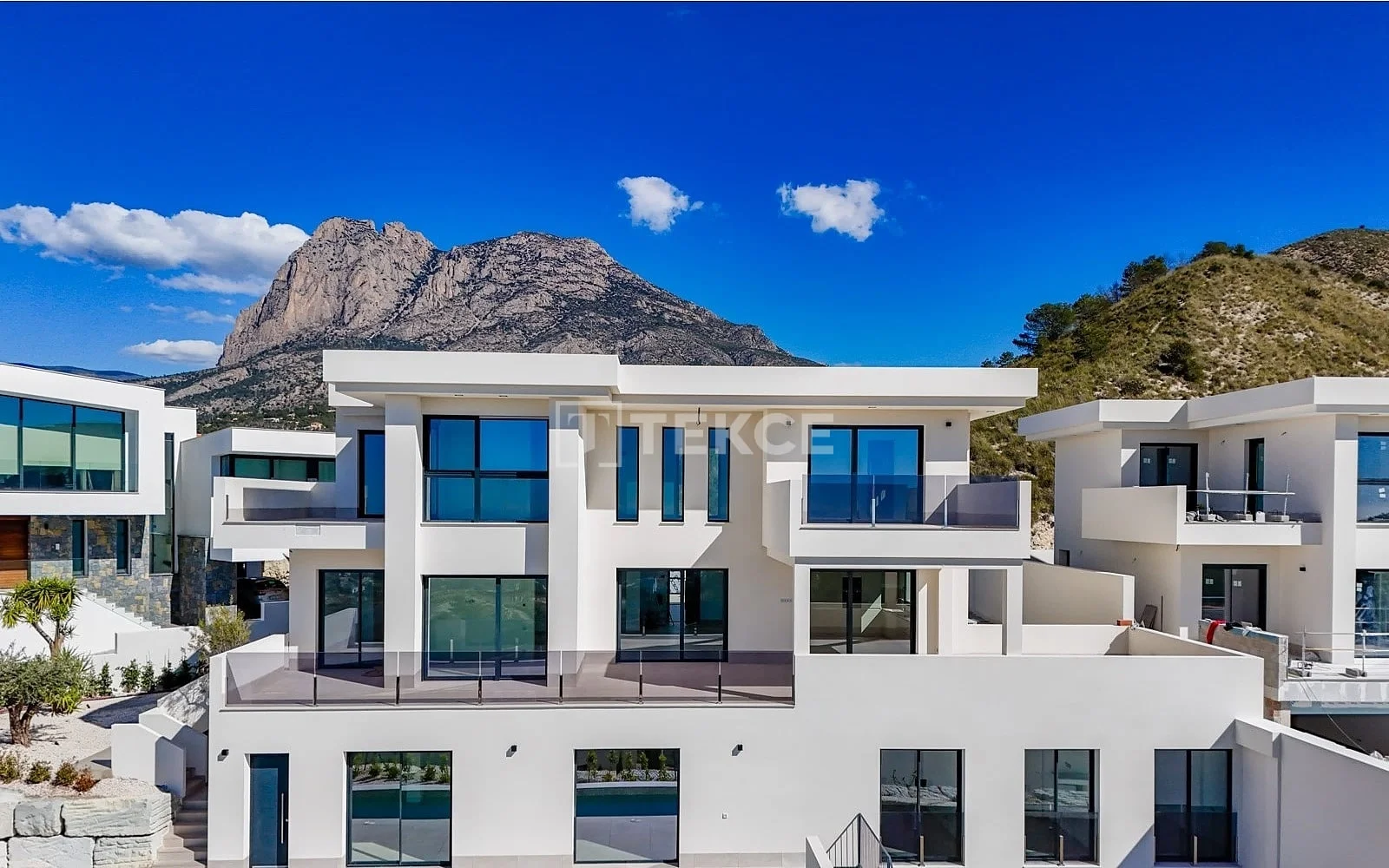 8-Bedroom Villa with Private Pool and Sea View in Finestrat, photo 5
