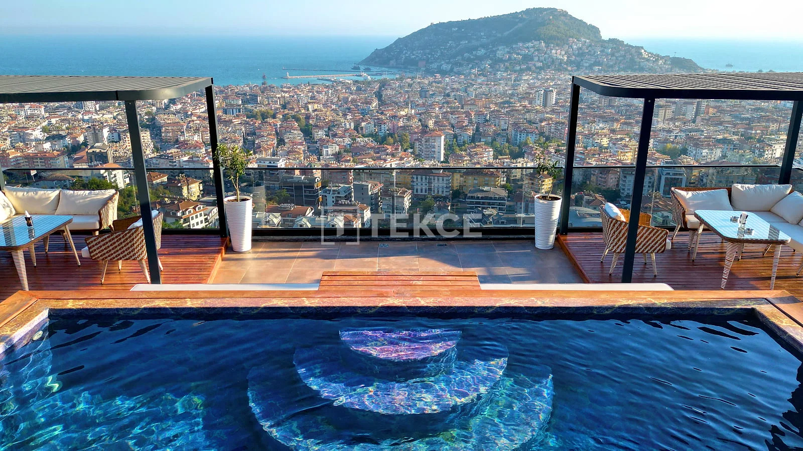 3-Bedroom Apartment with Sea View in Alanya