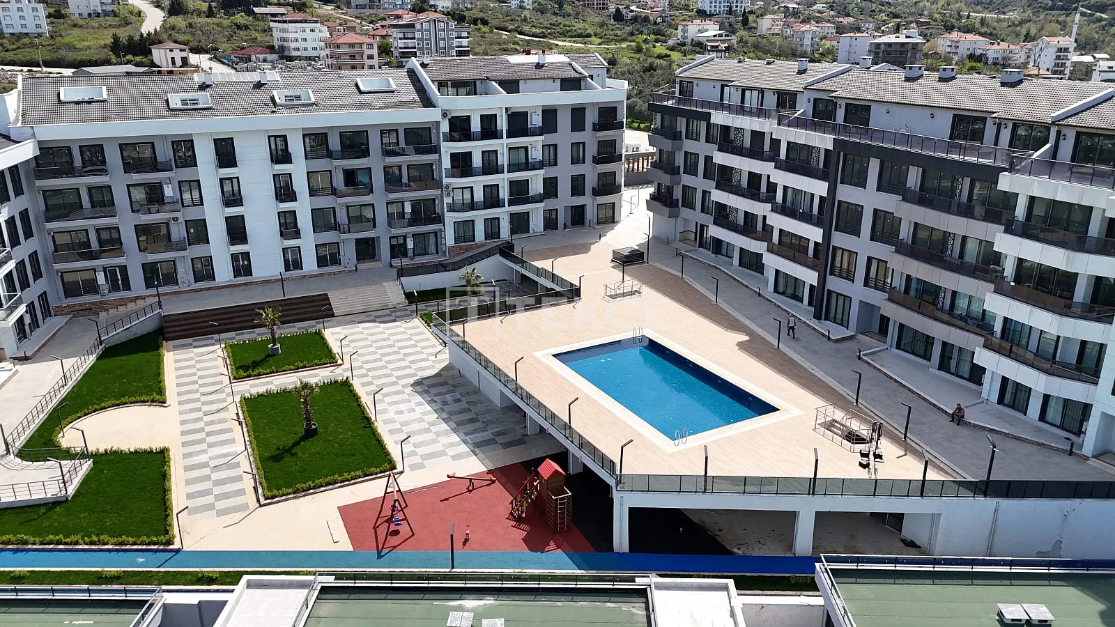 4-Bedroom Apartment with Sea View in Cinarcik, Turkey