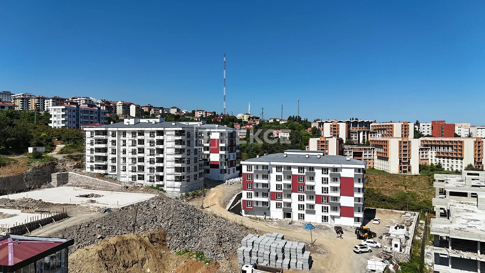 1-Bedroom Apartment with Sea and City View in Trabzon, photo 2