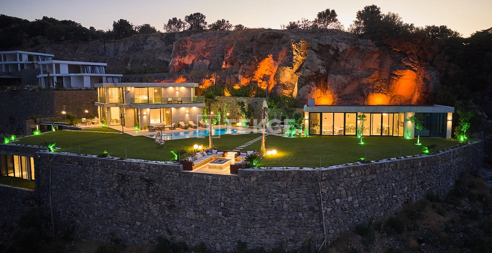 5-Bedroom Villa with Sea View and Private Pool in Bodrum, photo 4