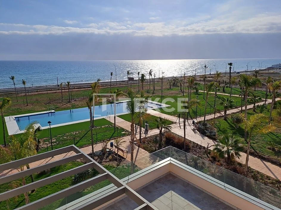 2-Bedroom Apartment with Sea View in Velez-Malaga, photo 2