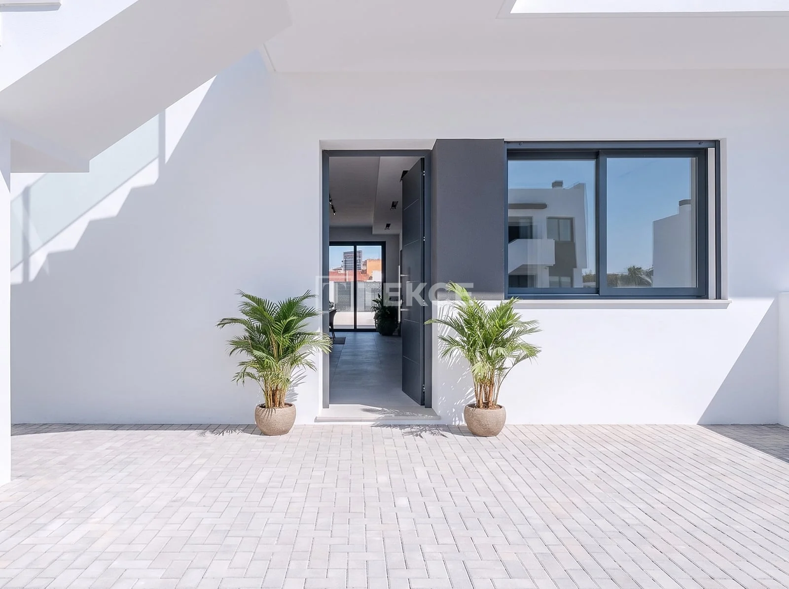 2-Bedroom Apartment with Garden in Alicante, photo 4