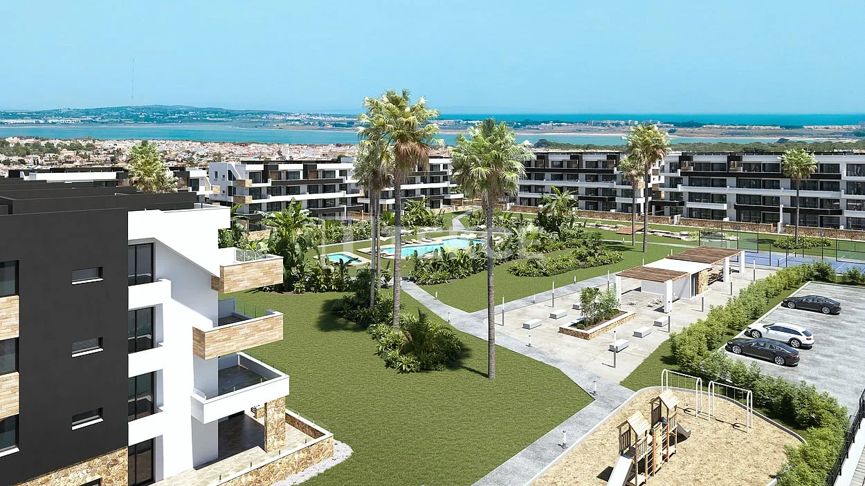 2-Bedroom Penthouse with Terrace in Torrevieja