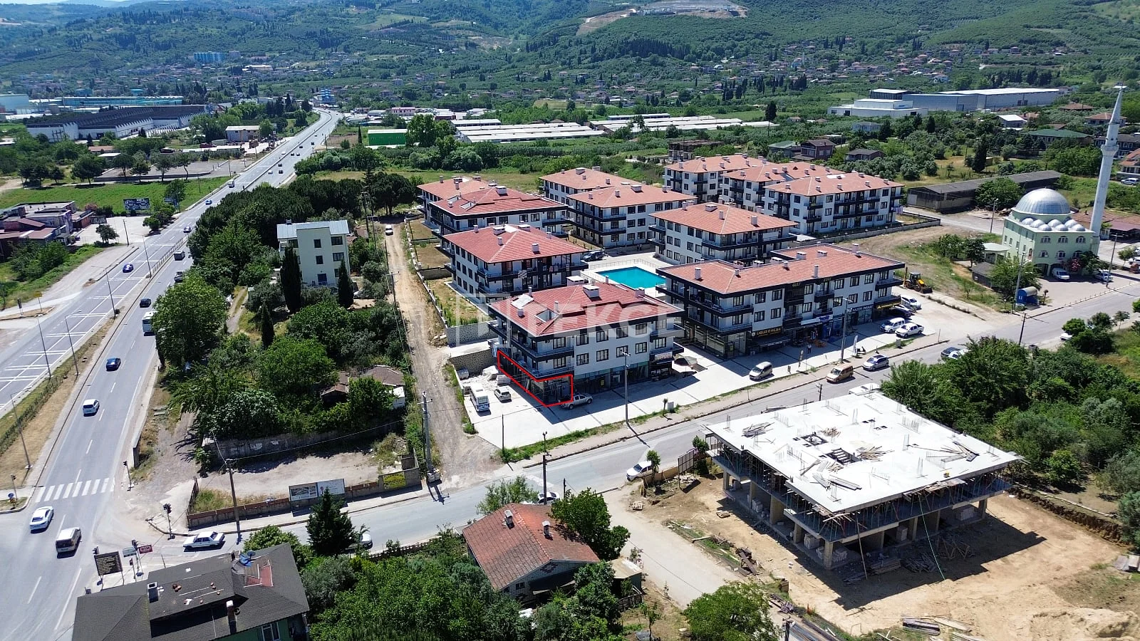 Commercial Space 81 m² on Ground Floor in Altinova, Alanya