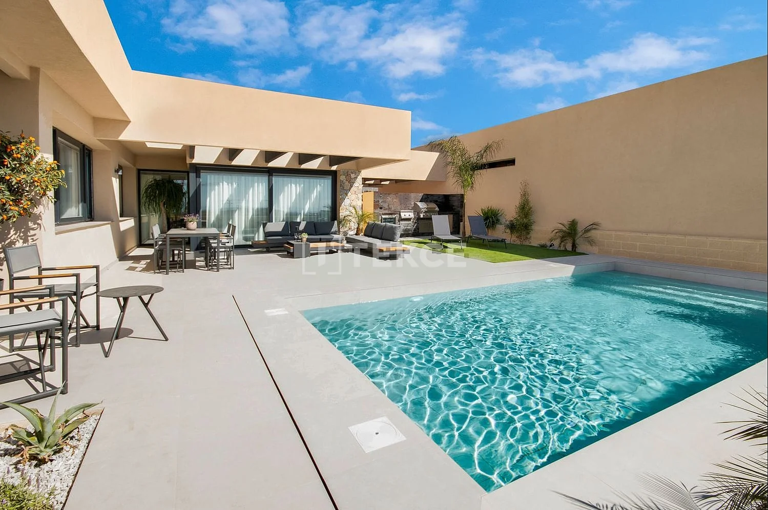 3-Bedroom Villa with Private Pool and Mountain Views in Murcia, photo 2