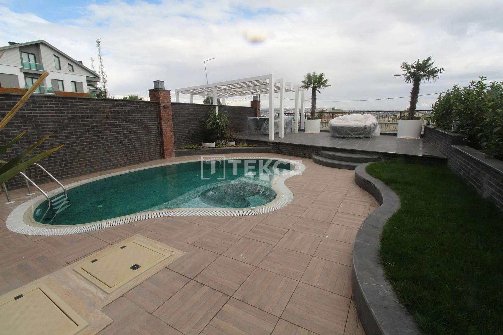 5-Bedroom Villa with Private Pool and Sea View in Buyukcekmece, Istanbul, photo 4