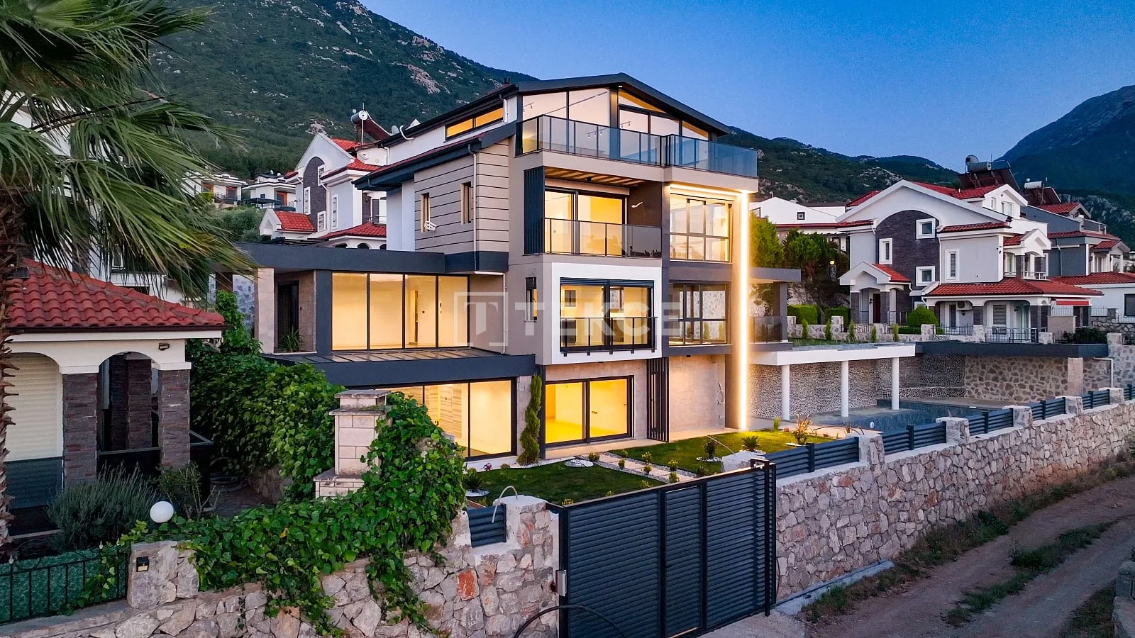 4-Bedroom Villa with Private Pool and Spa in Fethiye, photo 2