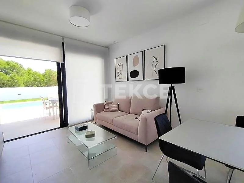 3-Bedroom Villa with Private Pool and Sea View in La Nucia, photo 4