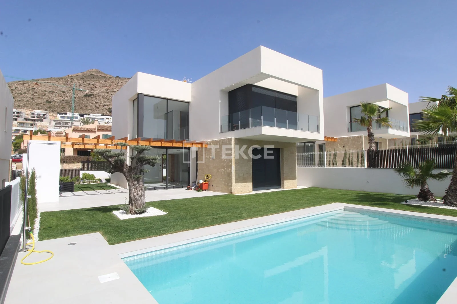 3-Bedroom Villa with Private Pool and Sea View in Finestrat