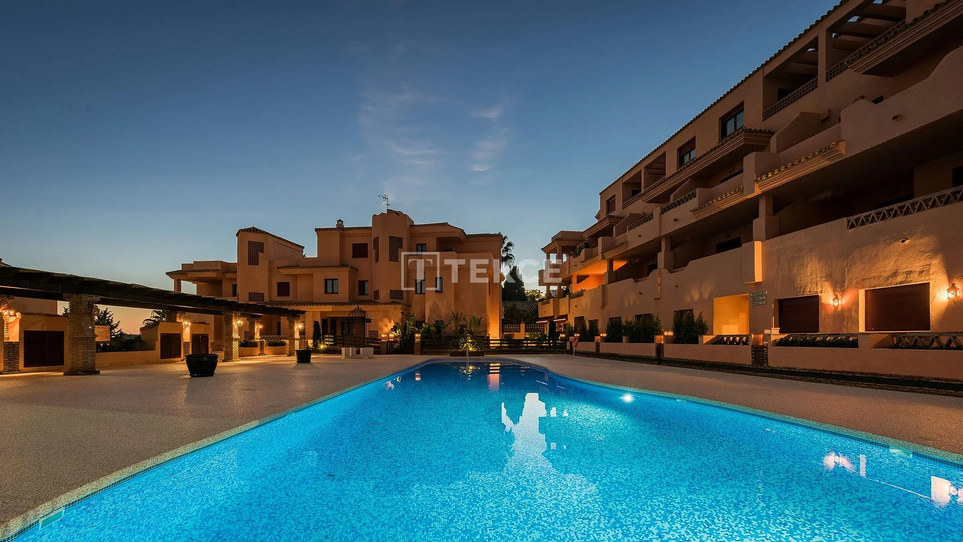 3-Bedroom Penthouse and Apartments with Shared Pool in Benahavís, photo 3