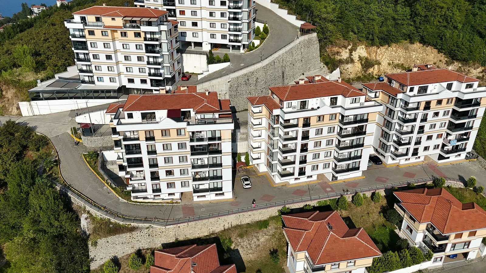 2-Bedroom Apartment with Mountain and Sea Views in Arakly, photo 4