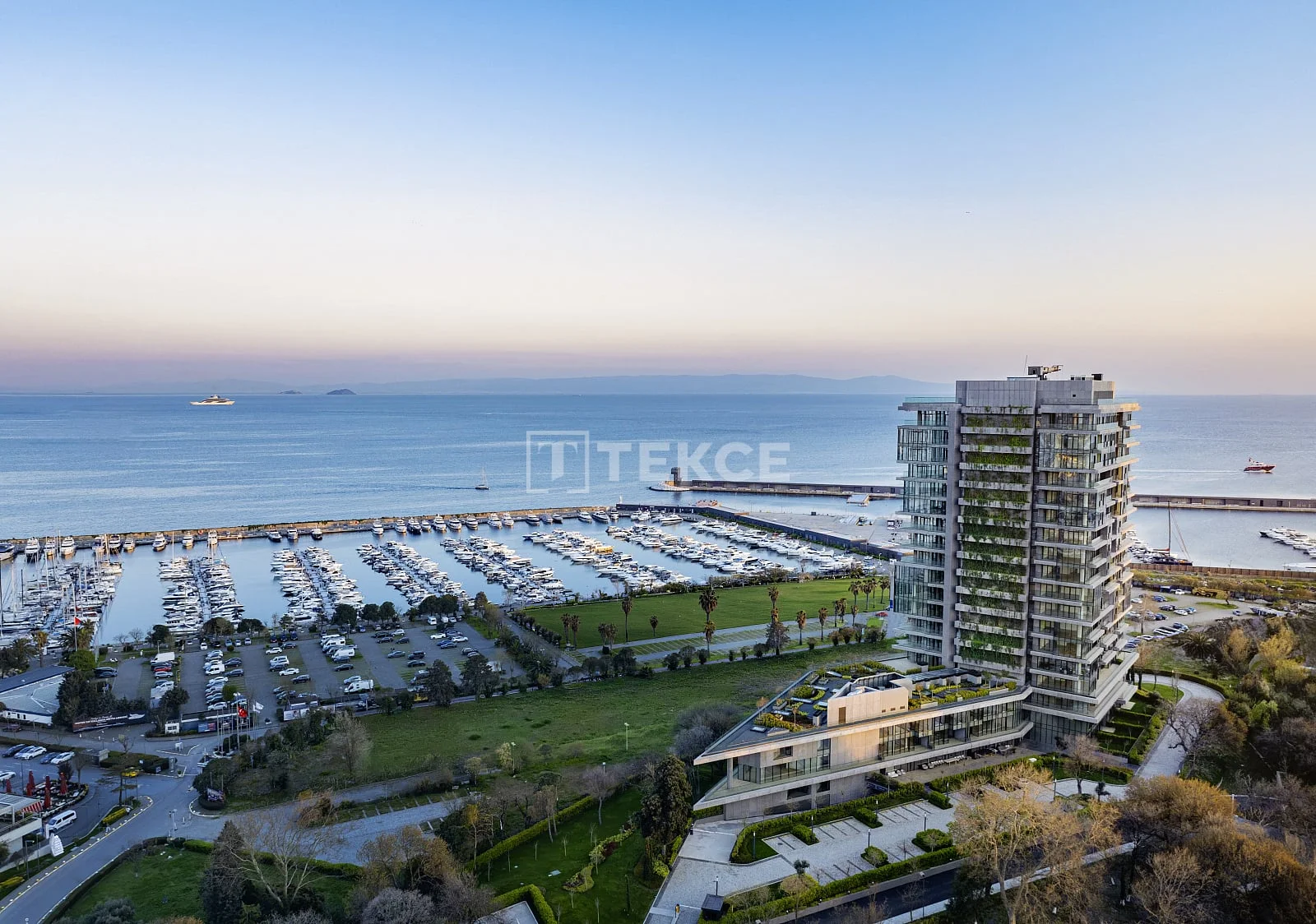 4-Bedroom Apartment with Sea View in Bakirkoy, Istanbul