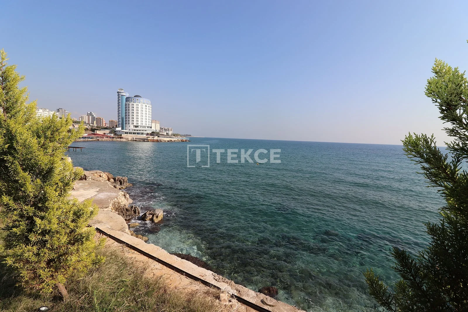 1-Bedroom Beachfront Apartment with Sea View in Mersin, Turkey, photo 4