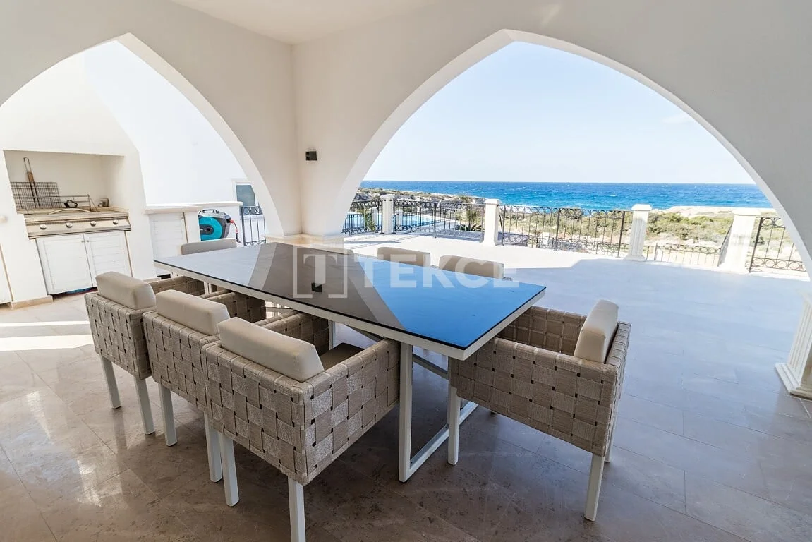 3-Bedroom Villa with Private Pool on the Beach in Kyrenia, photo 2