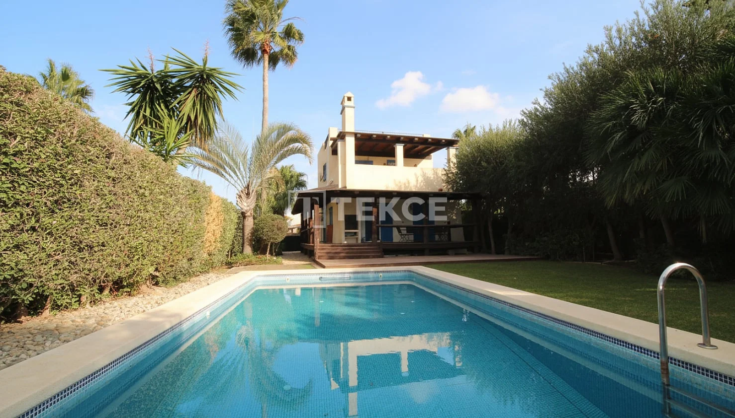 4-Bedroom Villa with Private Pool Near the Beach in Cuevas del Almanzora