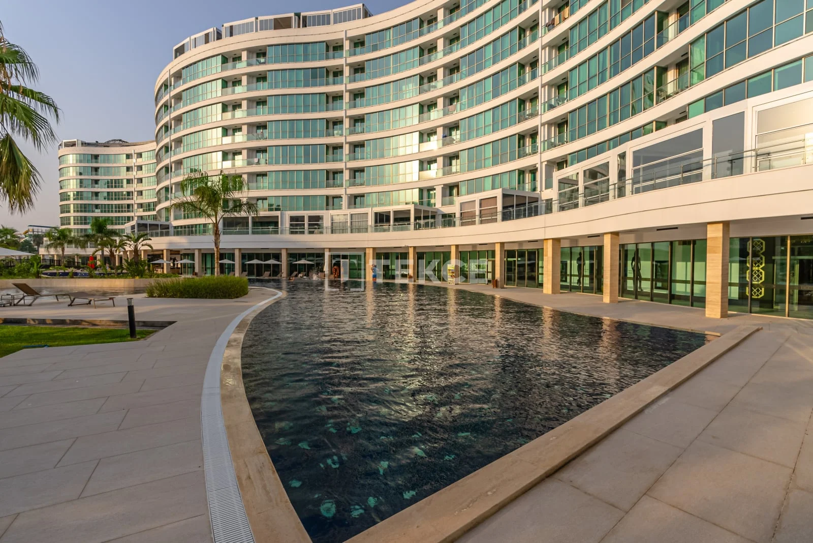 Penthouse and 1-Bedroom Apartment in Aksu, Antalya