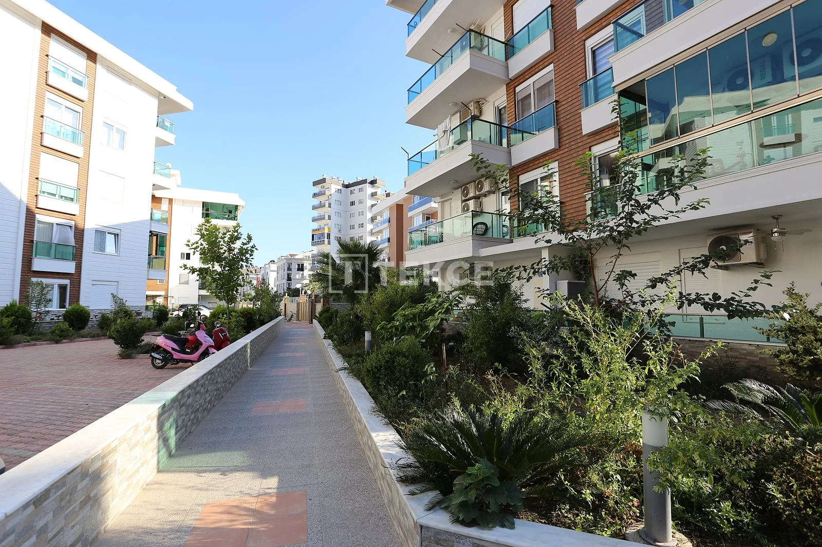 2-Bedroom Apartment with Mountain View in Konyaalti, Antalya, photo 4