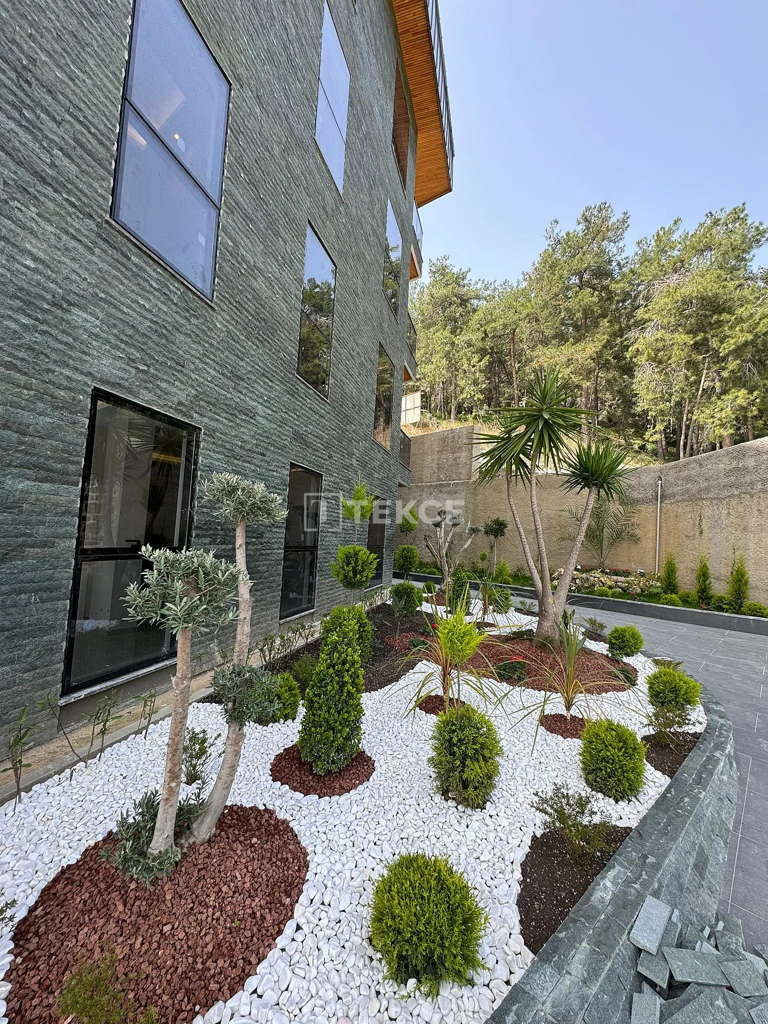 2-Bedroom Apartment with Sea View in Alanya, photo 5