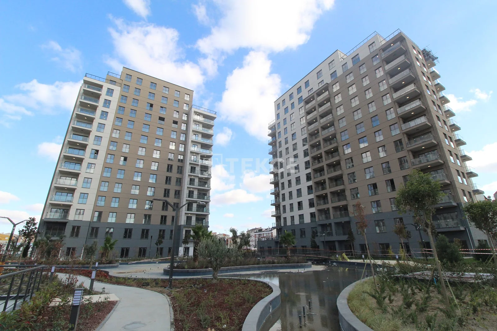 4-Bedroom Apartment with Balcony in Kucukcekmece, Istanbul
