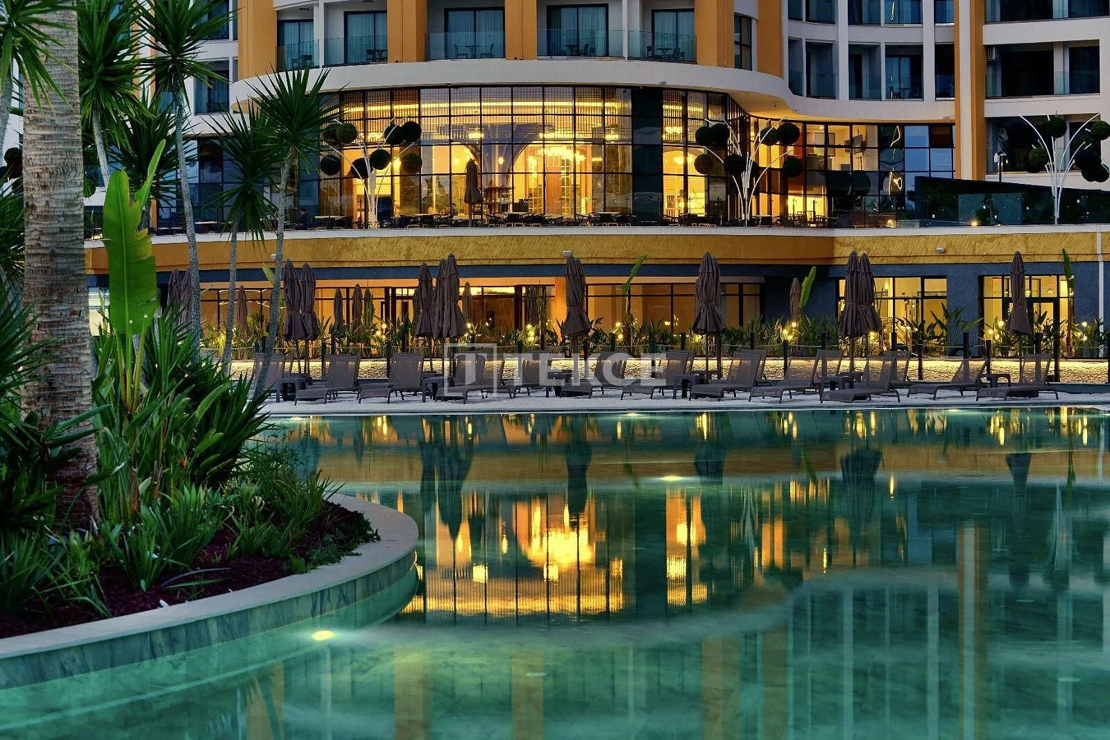 1-Bedroom Apartment with Sea and Mountain Views in Alanya