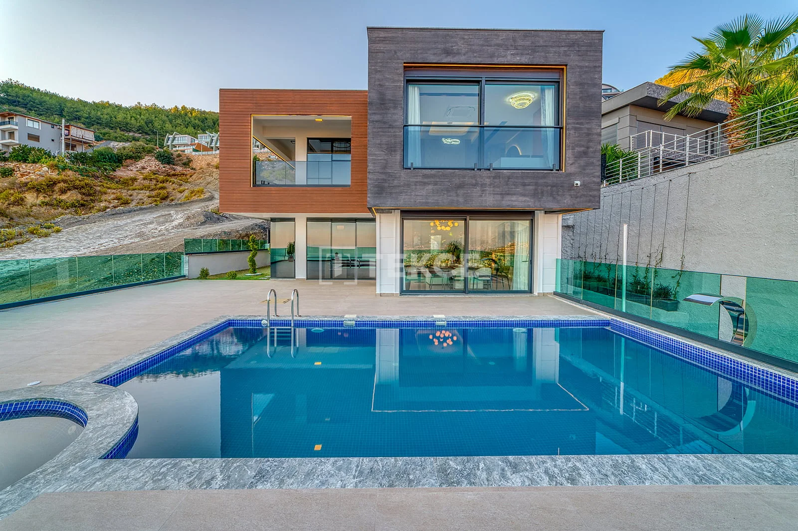 4-Bedroom Villa with Sea and City Views in Alanya, photo 2