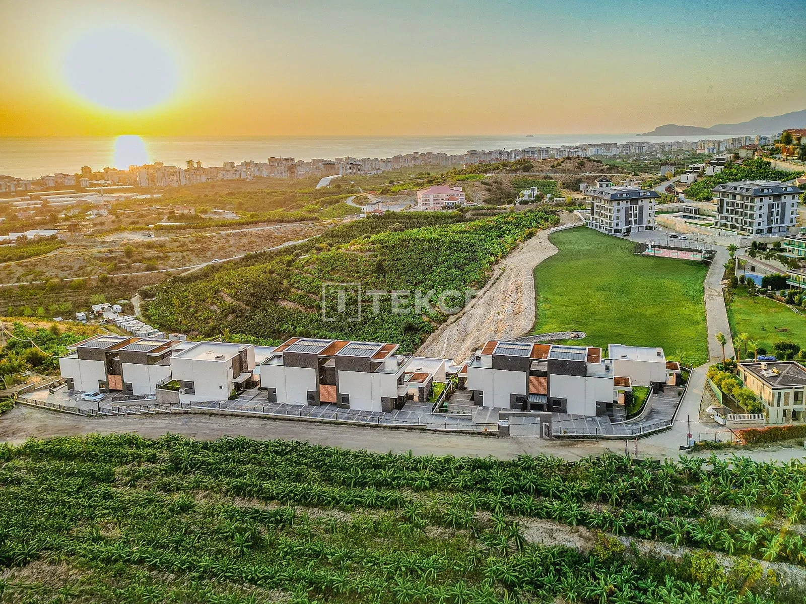 4-Bedroom Villa with Private Pool and Garden in Kargicak, Alanya