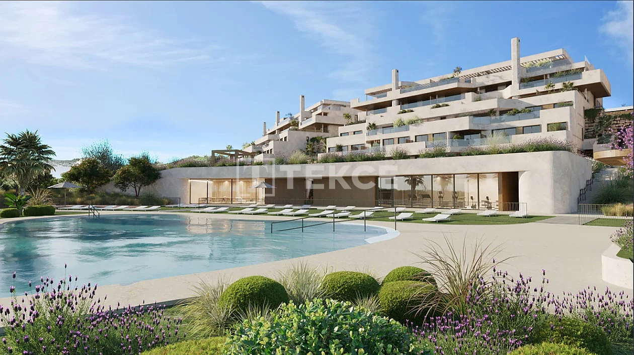 3-Bedroom Apartment with Sea View in San Roque