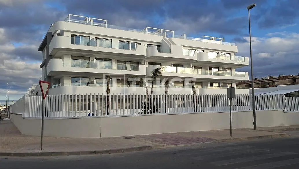 2-Bedroom Apartment with Terrace in Orihuela, Valencia, photo 3