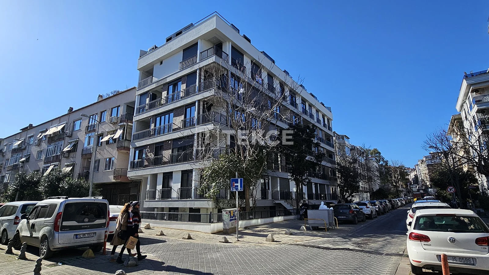 3-Bedroom Apartment with Garden and Terrace in Kadikoy, Istanbul