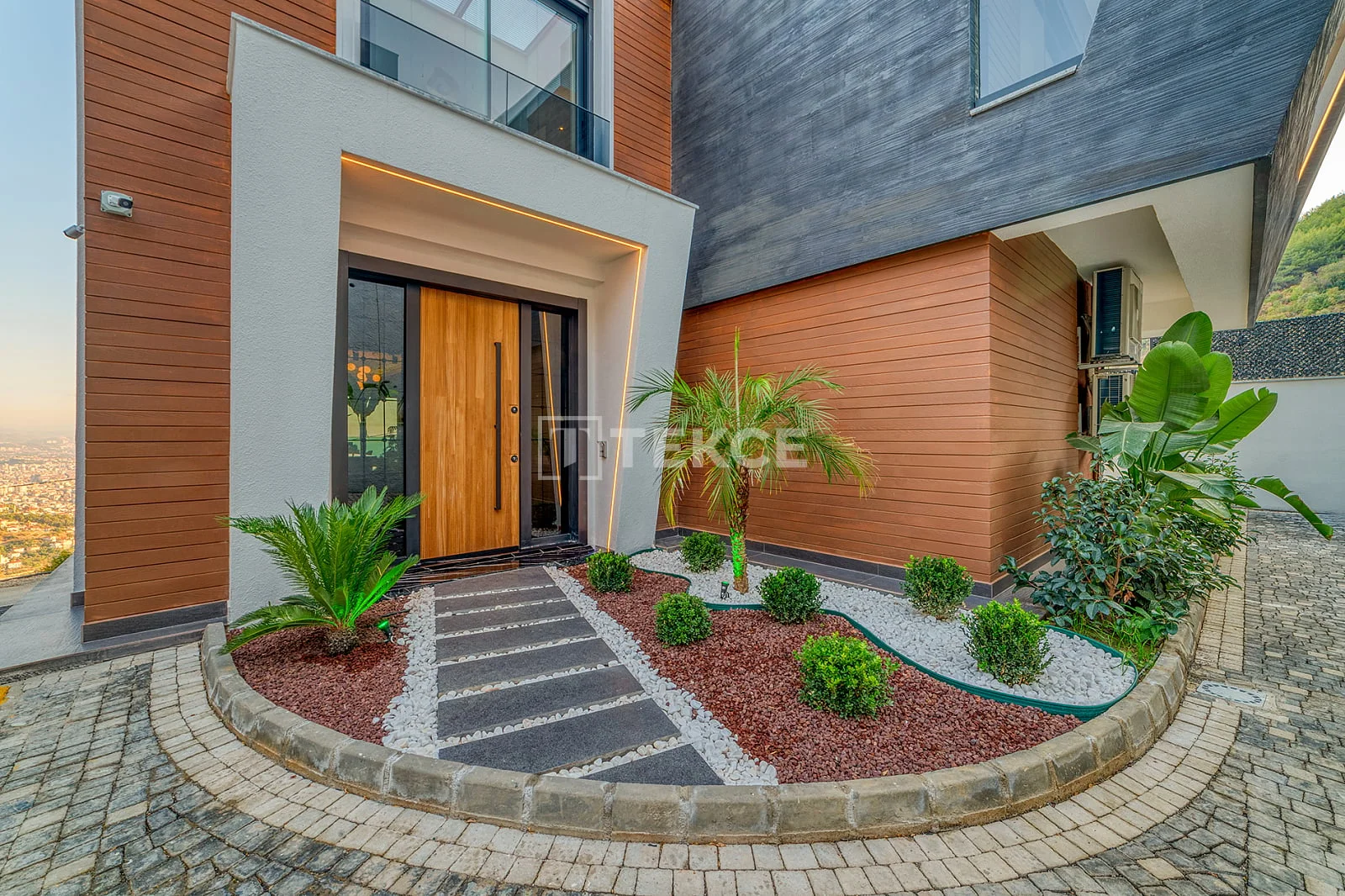 4-Bedroom Villa with Sea and City Views in Alanya, photo 5