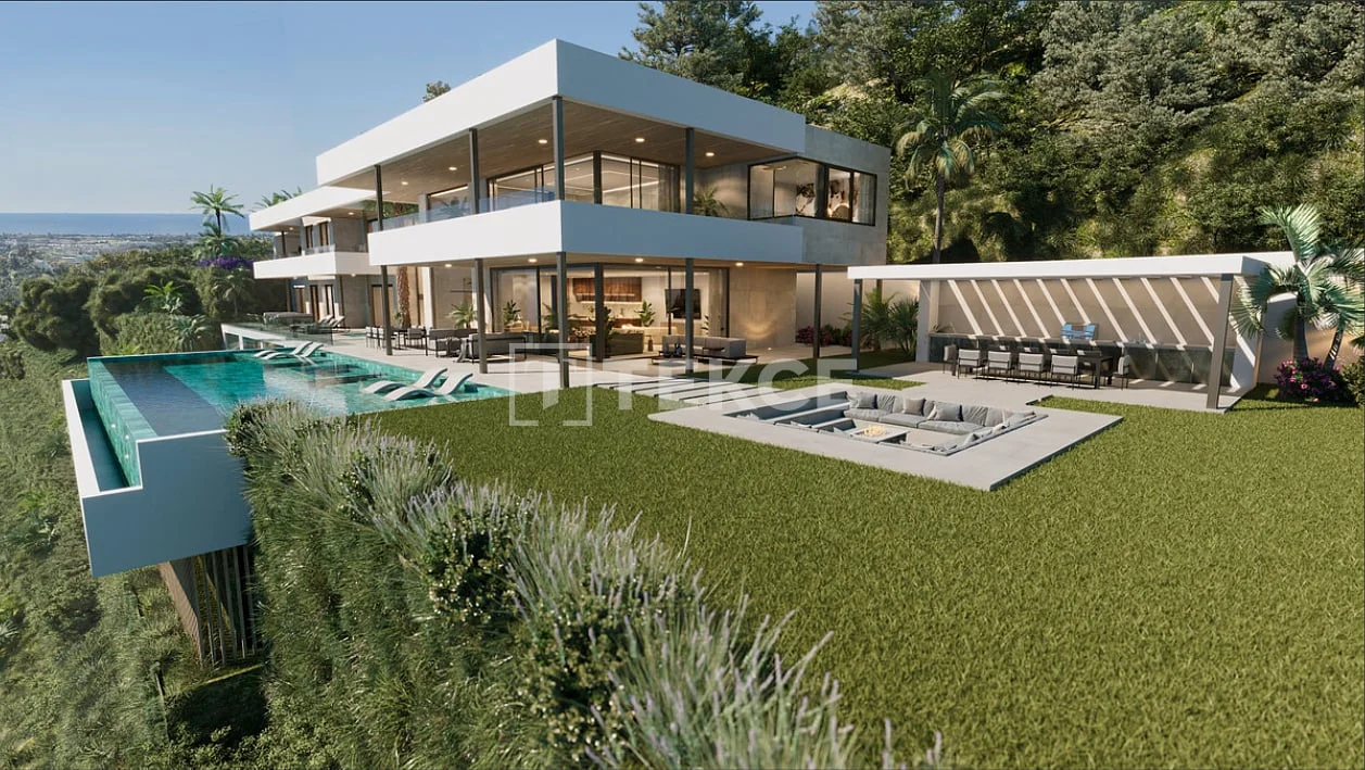 6-Bedroom Villa with Sea and Golf Course Views in Benahavís, photo 3