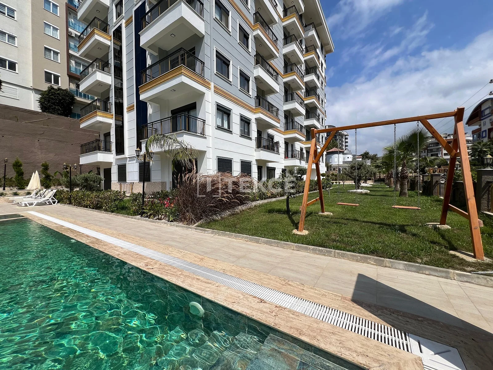 2-Bedroom Apartment with Sea View in Avsallar, Alanya