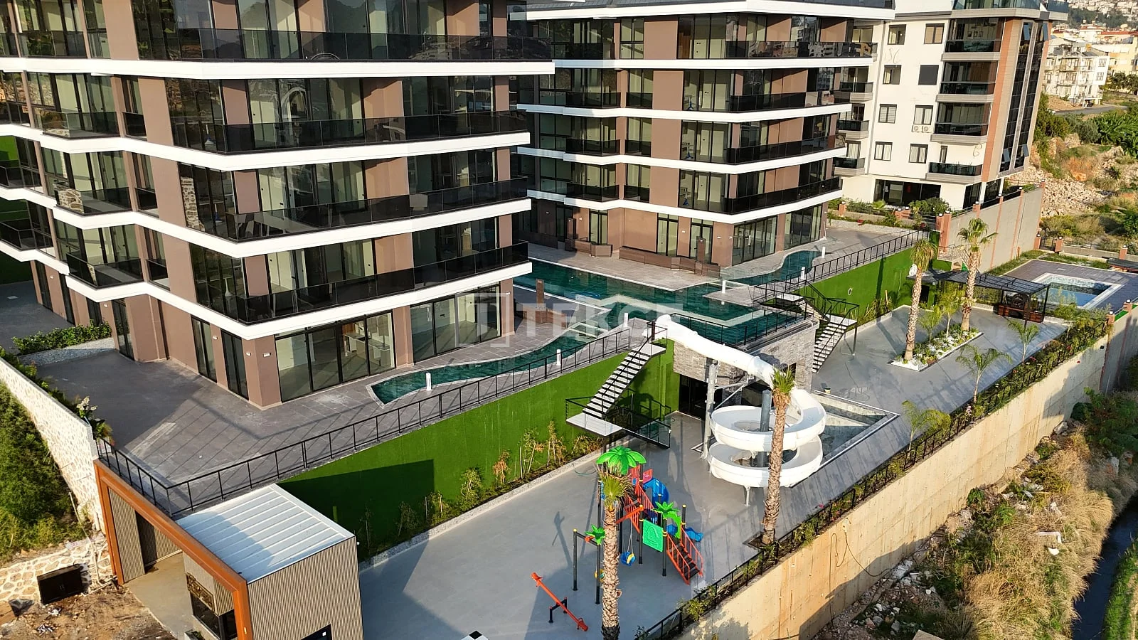 2-Bedroom Penthouse with Sea View in Alanya City Center