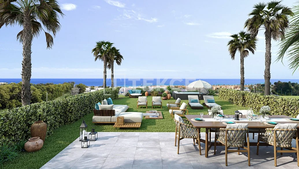 3-Bedroom Penthouse and Apartments with Sea View and Private Garden in Casares, photo 4