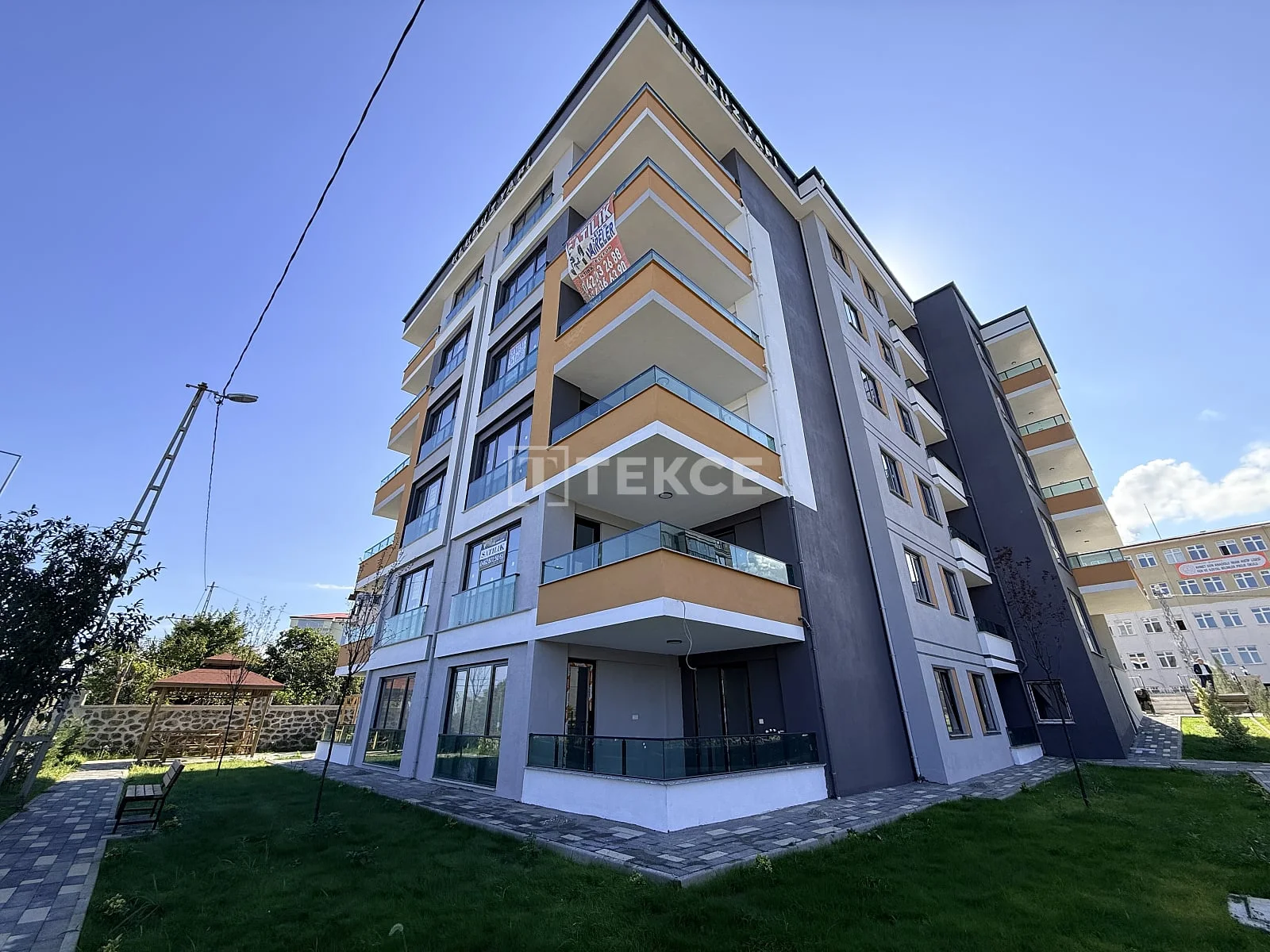 3-Bedroom Apartment with Sea View in Trabzon